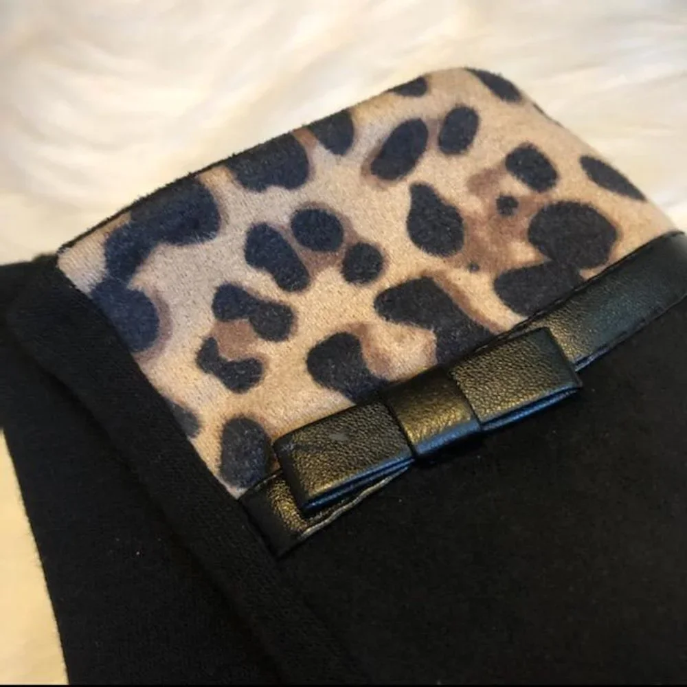 NiHao Leopard Trim Gloves.